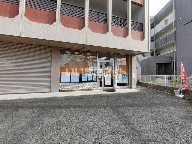 郵便局　栗真簡易郵便局（郵便局）まで566m