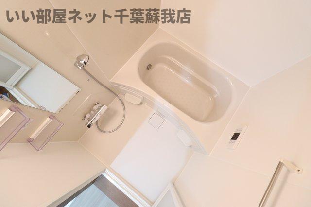 バス・シャワールーム　落ち着いた空間のお風呂です