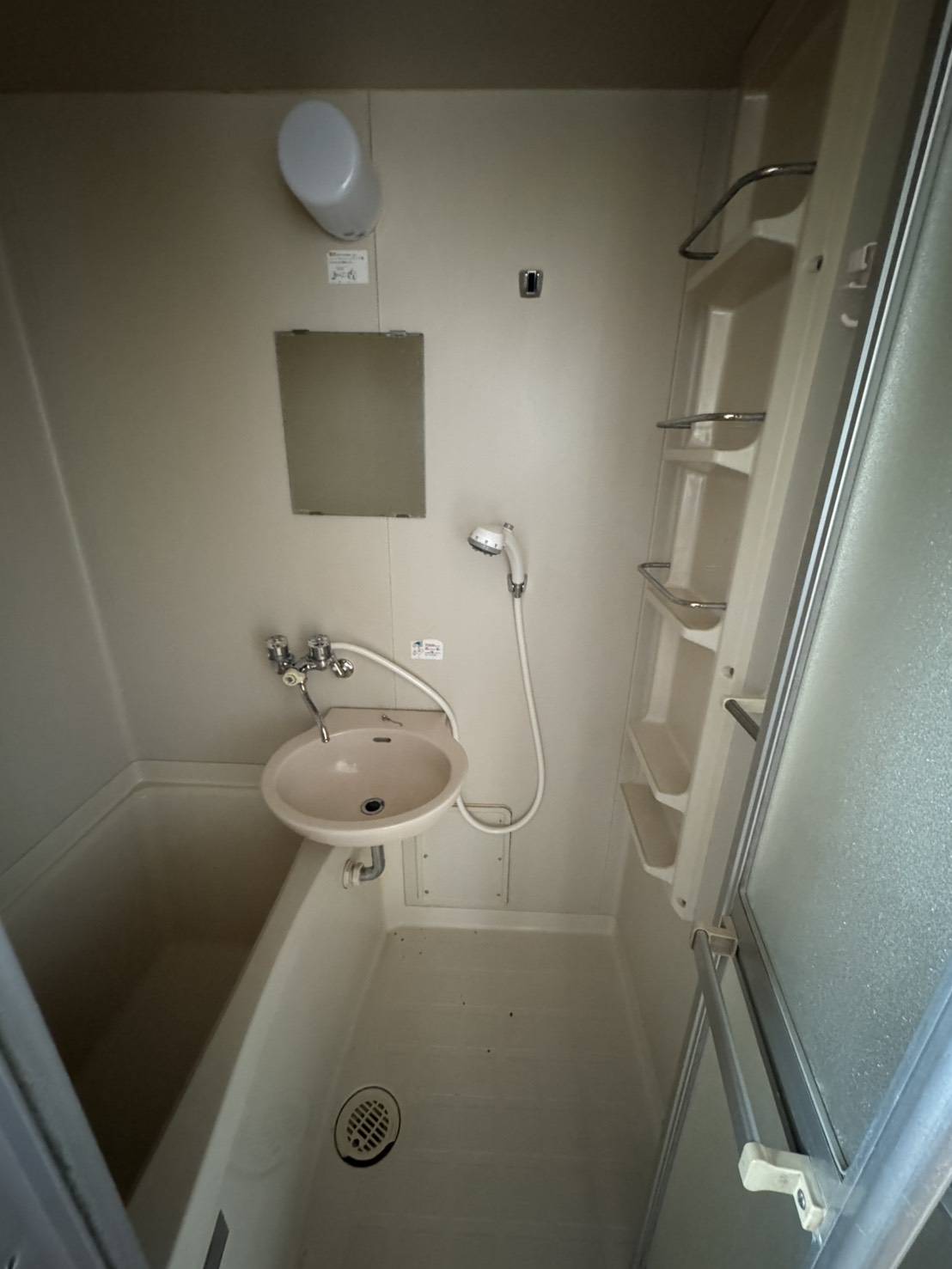 バス・シャワールーム　追い炊き機能付き