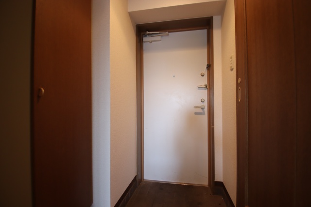 玄関　※別室の参考写真の為、現況優先です。