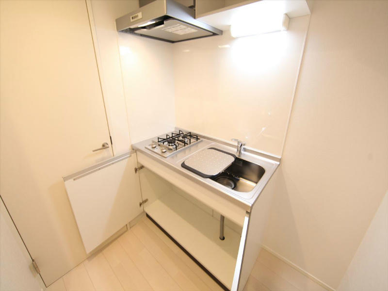 キッチン　システムキッチン（ガス2口コンロ付）同型写真