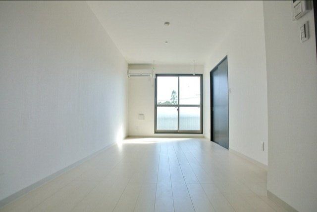 居室・リビング　☆明るいリビング☆