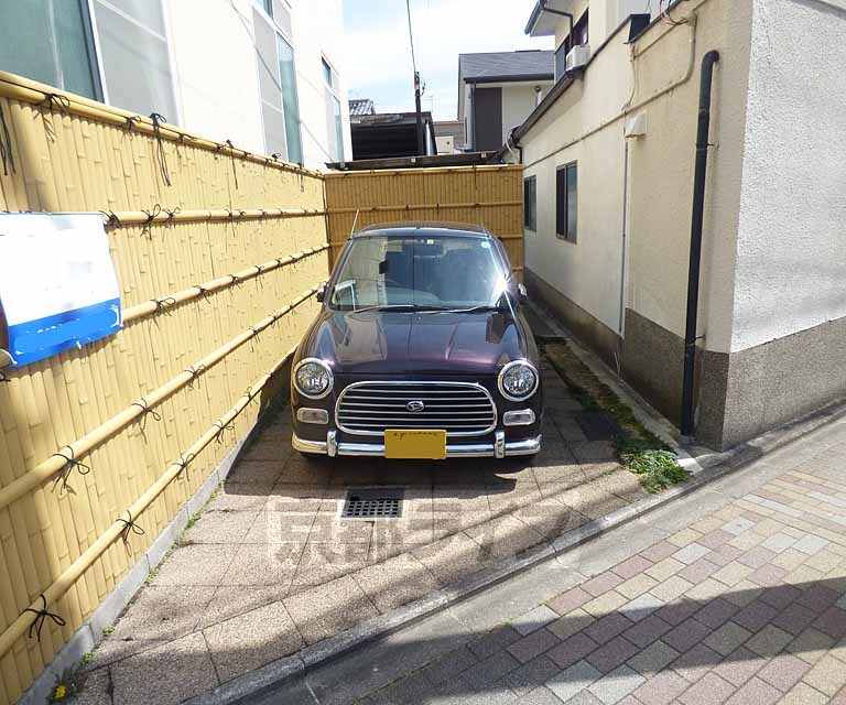 駐車場　広めの駐車場です。