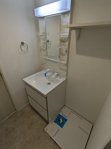 洗面設備　102号室