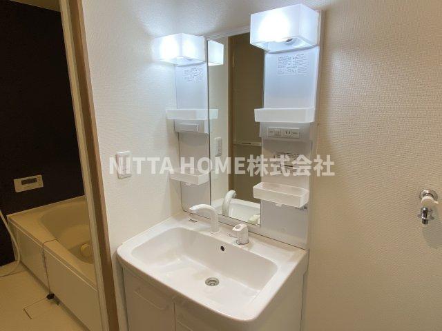 洗面設備　独立洗面台付きで身支度はバッチリ！