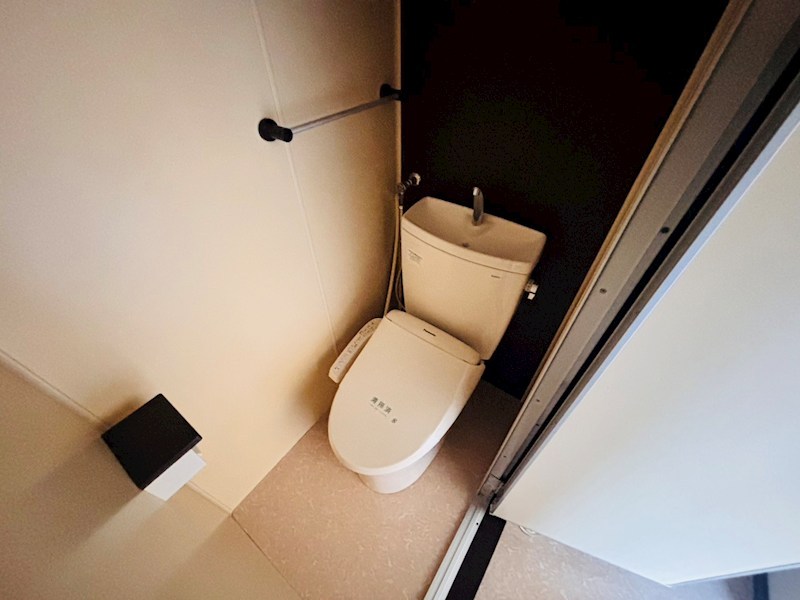 トイレ　同一物件別部屋写真