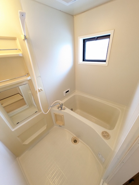 バス・シャワールーム　★★お風呂は嬉しい追焚機能付きです♪★★
