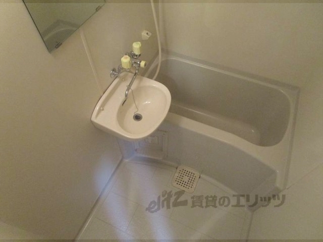 バス・シャワールーム　バス