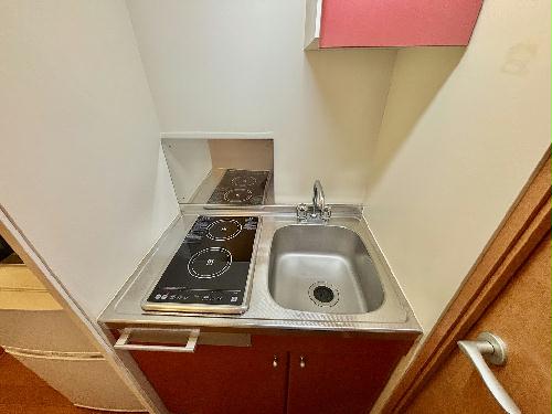 キッチン　設備・仕様は号室により異なる為、現況を優先いたします。