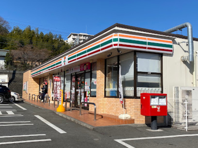 コンビニ　セブンイレブン多摩ニュータウン通り店（コンビニ）まで422m
