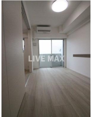 居室・リビング　別号室参考写真 床の色は奇数階ホワイト、偶数階ブラウン