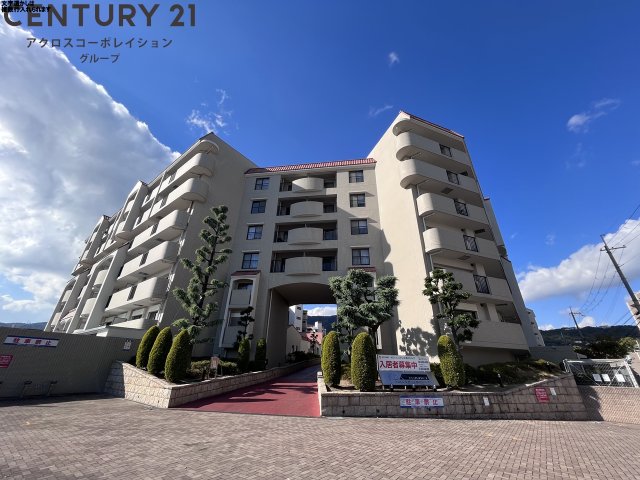 建物外観　オートロック・防犯カメラ付きで安心です！