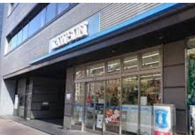 コンビニ　ローソン九段北目白通店（コンビニ）まで216m