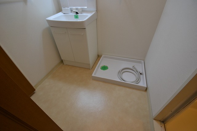 その他　室内洗濯機置場。