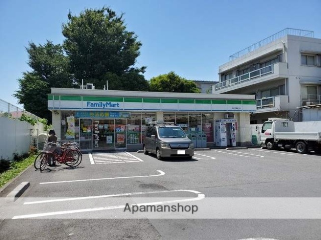 コンビニ　ファミリーマート（コンビニ）まで865m