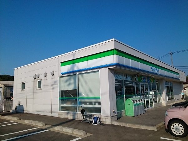 コンビニ　ファミリーマートあわら国影店（コンビニ）まで750m