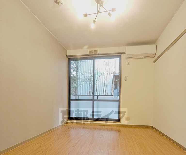 居室・リビング　スッキリした配置のしやすいお部屋になります