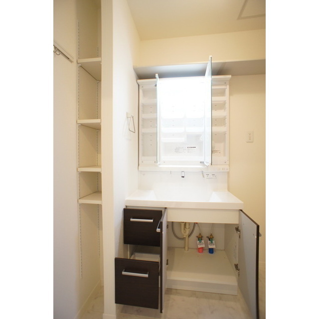 洗面設備　ウレシイ洗面ドレッサー