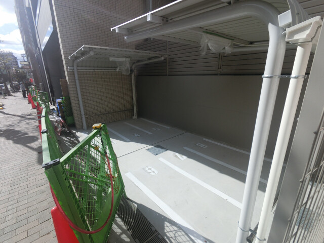 駐車場　バイク置き場