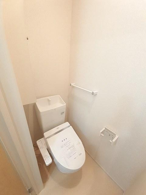 洗面設備　温水洗浄便座