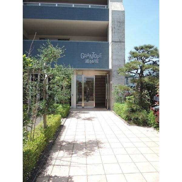 エントランス　清潔なエントランスです