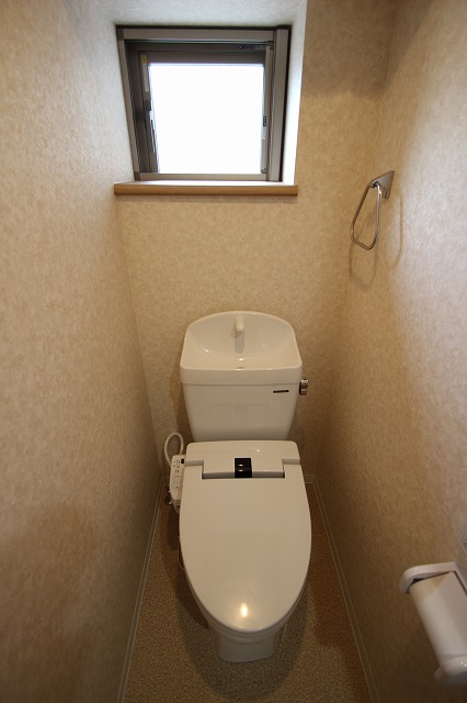 トイレ　同物件別号室の写真です。