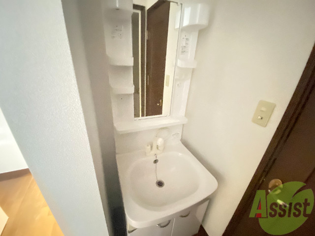 洗面設備　洗面台があれば忙しい朝の支度もバッチリです。