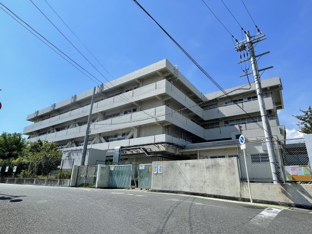 小学校　吹田市立江坂大池小学校（小学校）まで485m