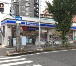 コンビニ　ローソン　江坂町四丁目店（コンビニ）まで584m
