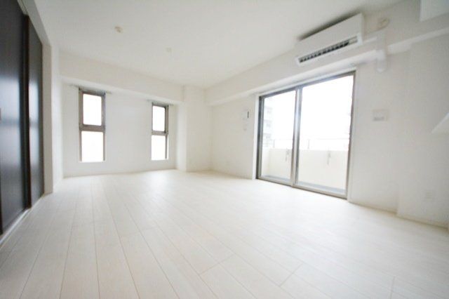 居室・リビング　広々リビング