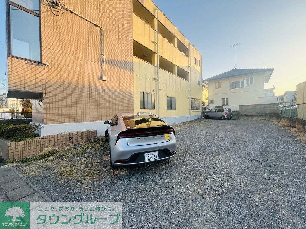 エントランス　駐車場