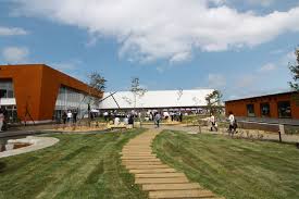 ショッピングセンター　BRANCH札幌月寒（ショッピングセンター）まで1810m