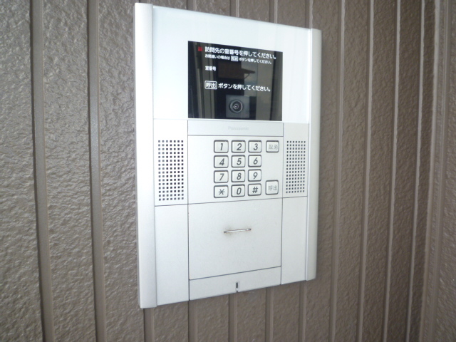 エントランス　オートロックです