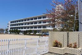 小学校　姫路市立妻鹿小学校（小学校）まで950m