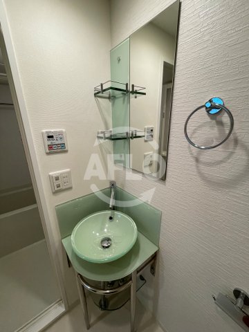 洗面設備　ラシュレエグゼ本町　ボウル型独立洗面化粧台