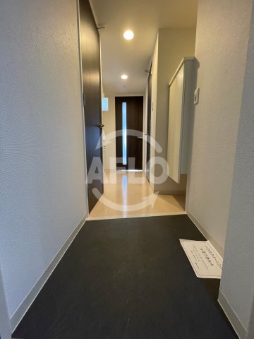 玄関　ラシュレエグゼ本町　玄関