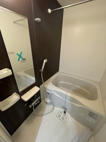 バス・シャワールーム　バスルームです。