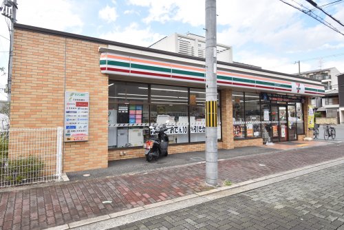 コンビニ　セブンイレブン 尼崎立花町2丁目店（コンビニ）まで647m