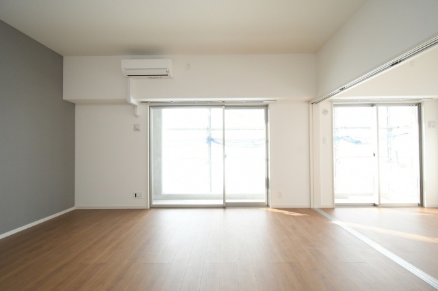 居室・リビング　別部屋の写真です。