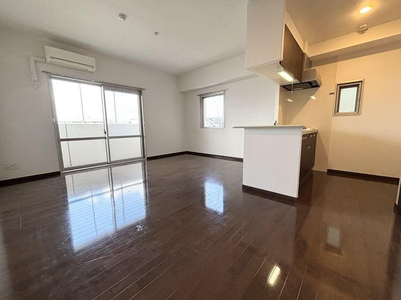 居室・リビング　１４．５畳の洋室です