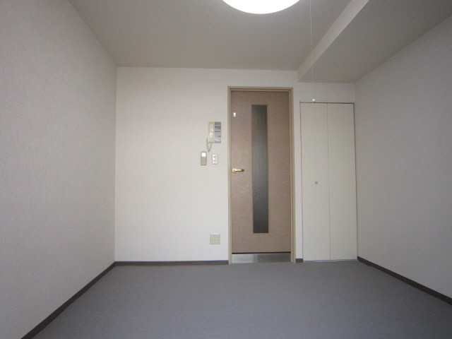 居室・リビング　写真は同マンションの別のお部屋のものです