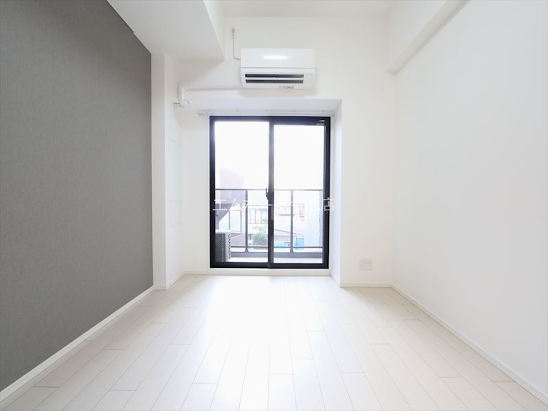 その他部屋・スペース　洋室7.9帖　エアコン付　バルコニーに面しています