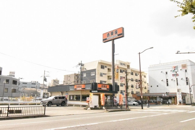 飲食店　吉野家内環状線江坂店（飲食店）まで214m