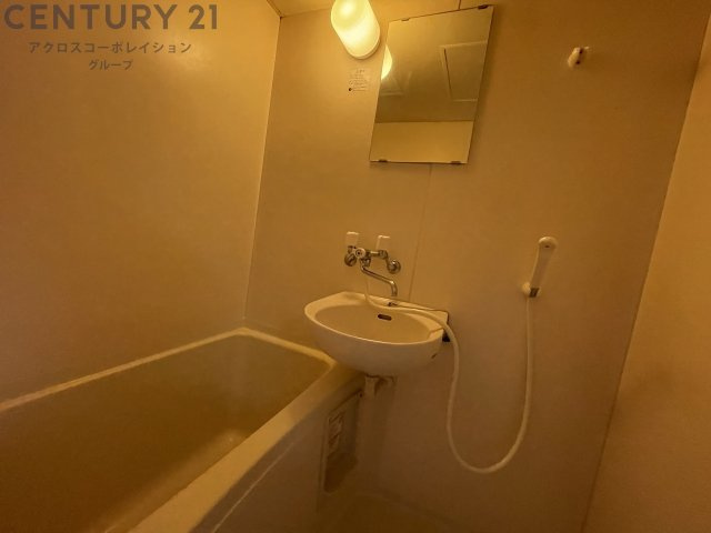 バス・シャワールーム　シンプルで機能的なユニットバス！