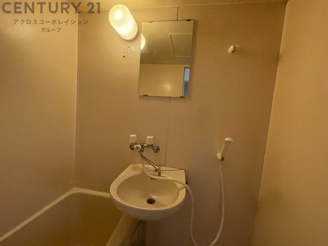 洗面設備　浴室内に洗面台がついてます！