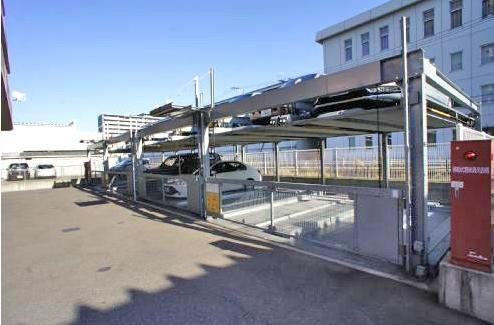 駐車場　駐車場があるので、車を買う予定の方も安心です