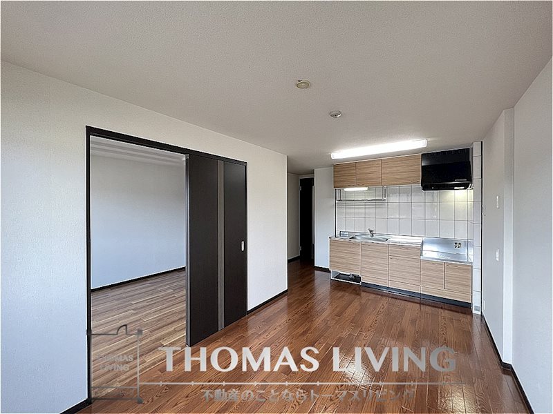 居室・リビング　広々としたリビングスペース御座いますよ。