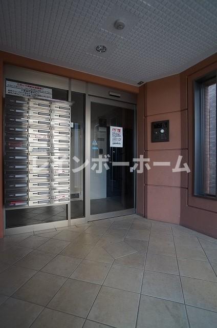 エントランス　オートロックです