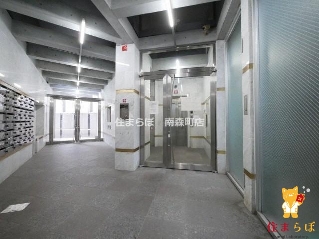 エントランス　「暮らしの設計図は、ここから始まります。」