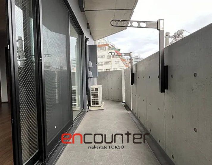 バルコニー　エントランス